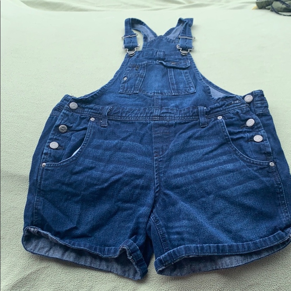Overall shorts